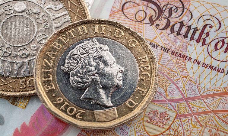 1 funt brytyjski z wizerunkiem królowej Elżbiety II - GoldBroker.pl