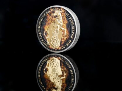 Srebrna moneta 5£ Płonący Biały Chart z Richmond prezentacja - GoldBroker.pl